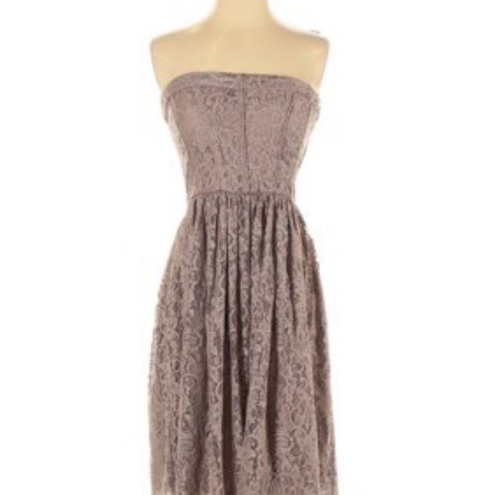 Eva Mendes strapless lace dress